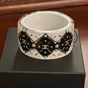 Chanel fork bracelet like new!